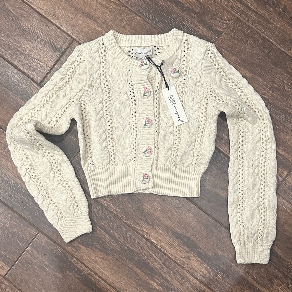 Elegant Cream Cable Knit Cardigan